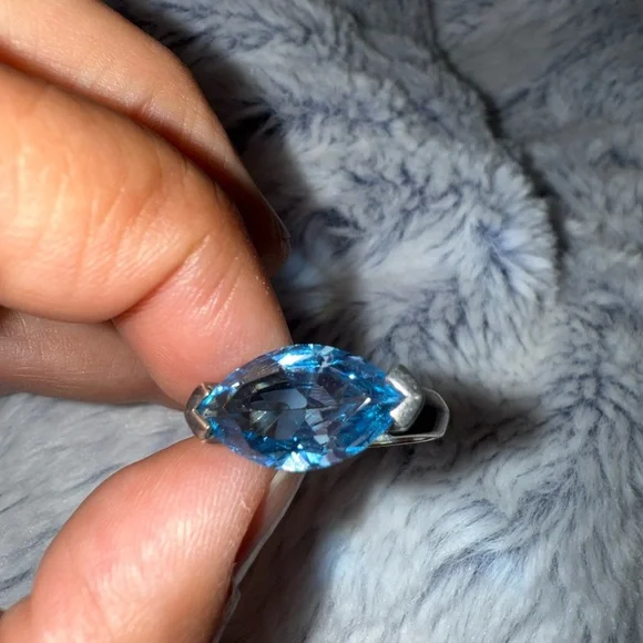 Elegant Marquise shaped Blue Stone Sterling Silver Ring approx 4 1/2-5 - Picture 4 of 13